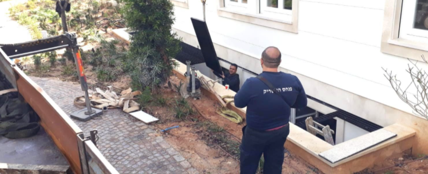 כאשר אנו בונים חצר אנגלית, סבכה או כל כיסוי תעלה